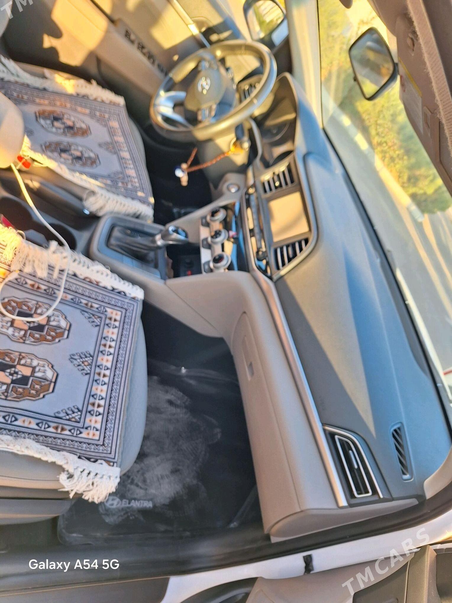 Hyundai Elantra 2020 - 250 000 TMT - Гёкдепе - img 4