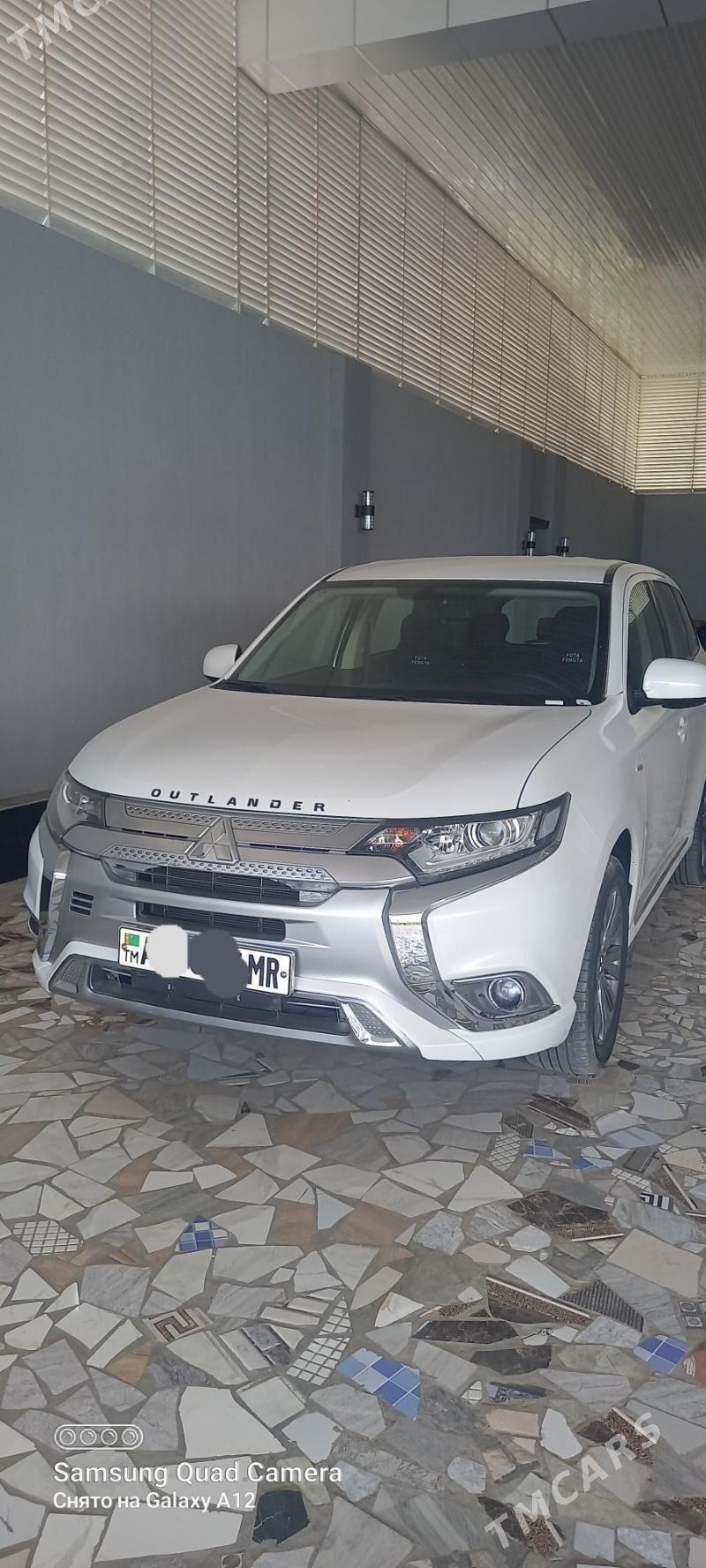 Mitsubishi Outlander 2022 - 305 000 TMT - Türkmenabat - img 1