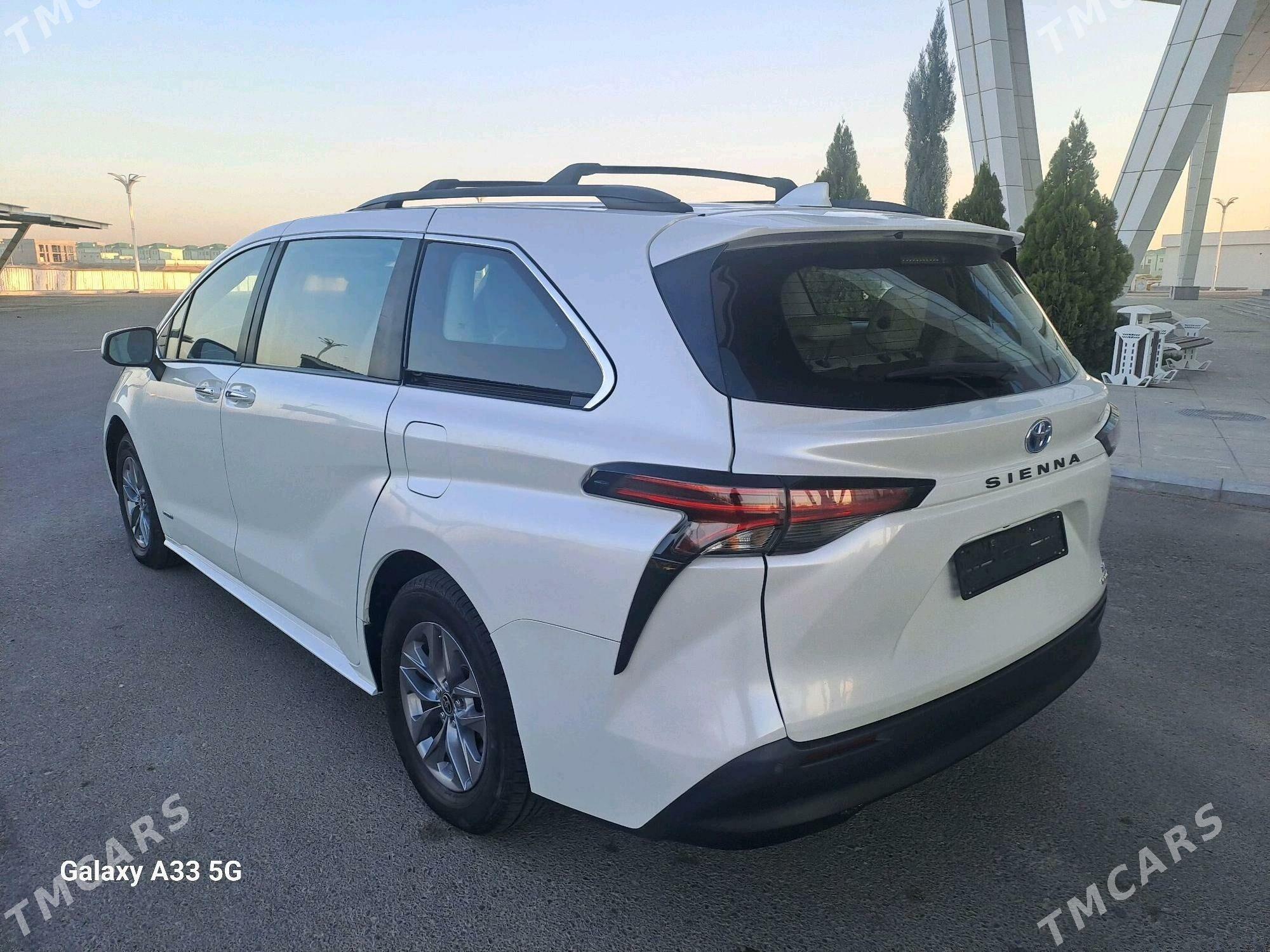 Toyota Sienna 2021 - 500 000 TMT - Baýramaly - img 4