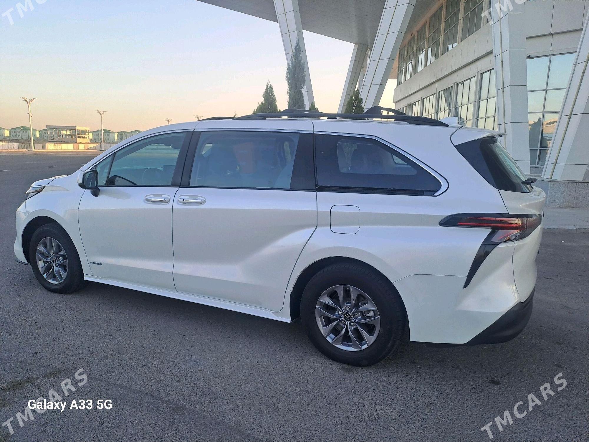 Toyota Sienna 2021 - 500 000 TMT - Baýramaly - img 3