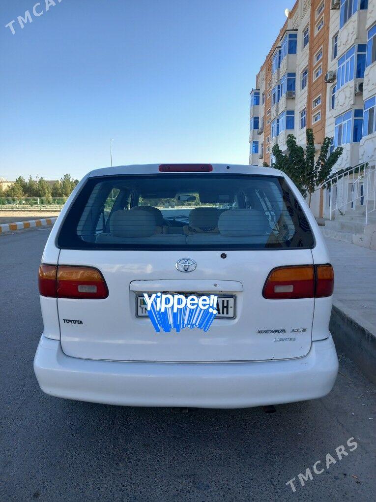 Toyota Sienna 2000 - 145 000 TMT - Теджен - img 2