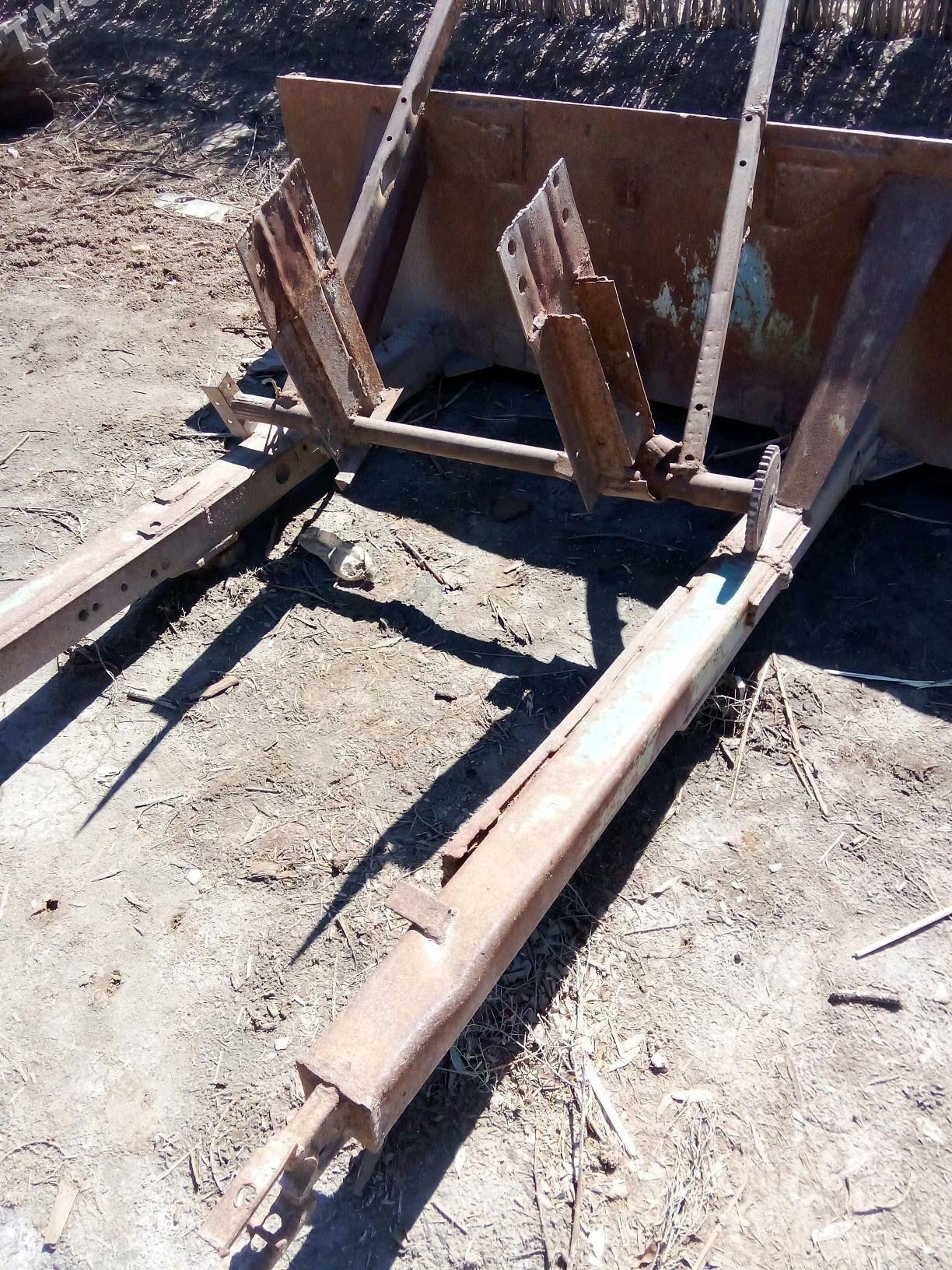 , Булдозер - етр. Туркменбаши - img 1