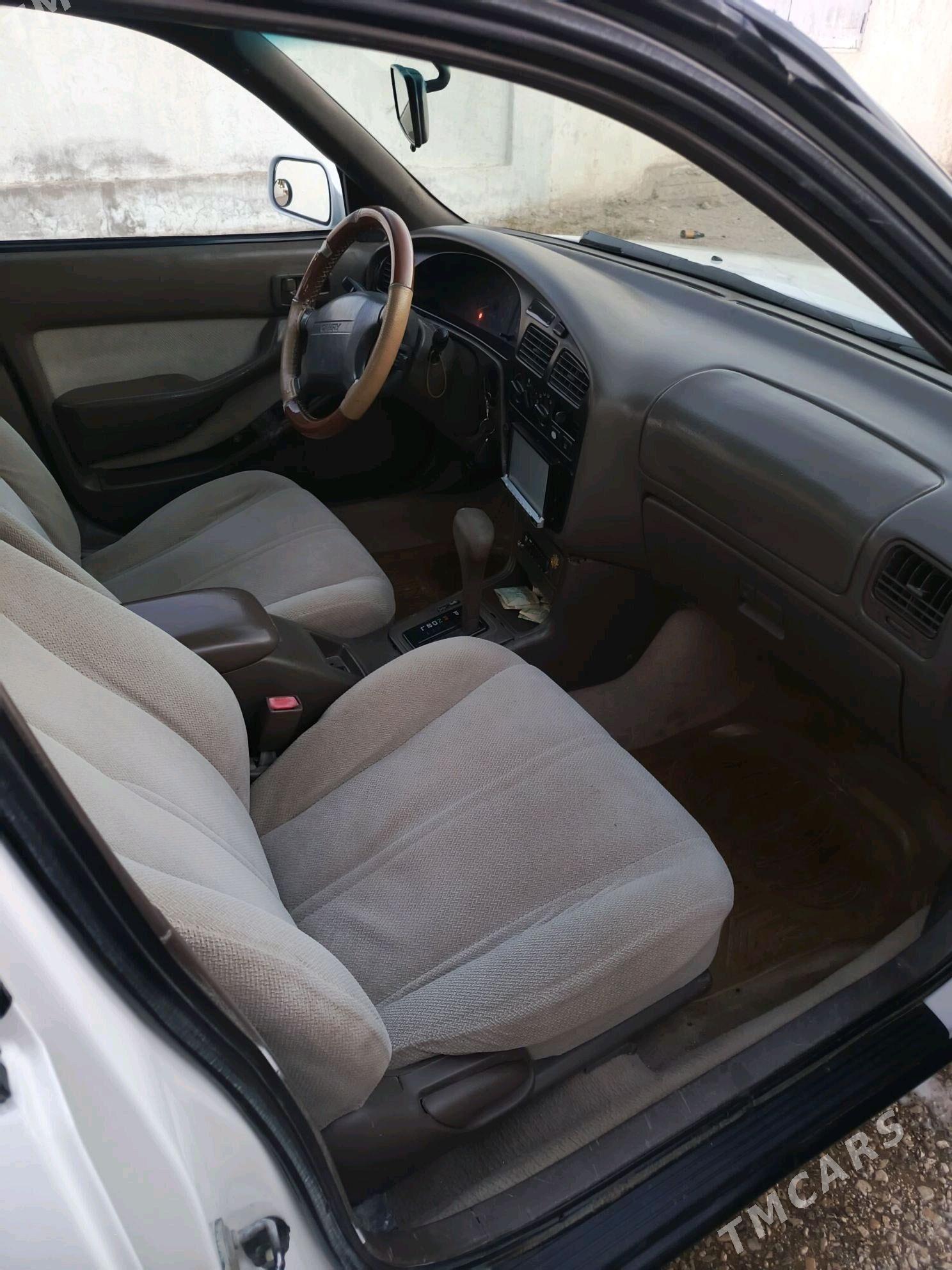 Toyota Camry 1996 - 106 000 TMT - Балканабат - img 4