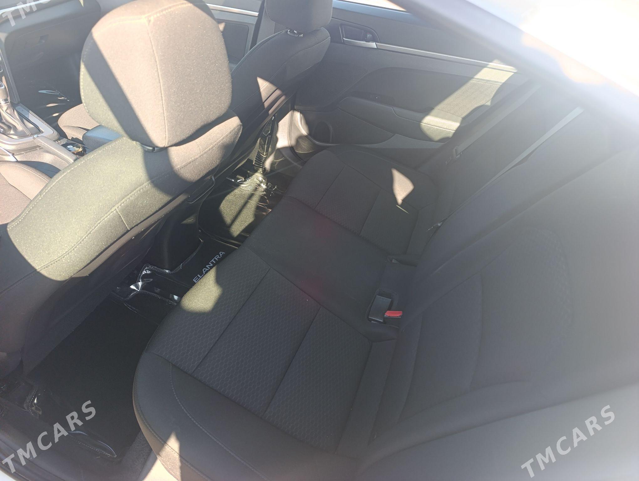 Hyundai Elantra 2019 - 200 000 TMT - 2 mkr - img 3