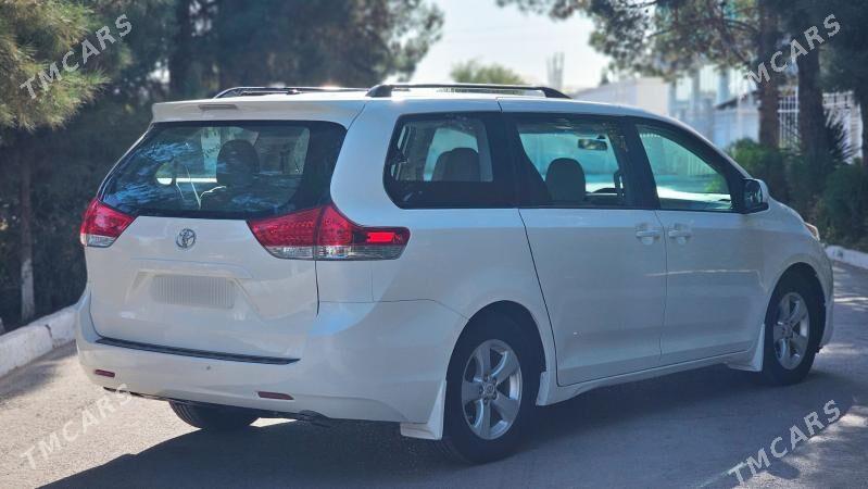 Toyota Sienna 2012 - 310 000 TMT - Мары - img 3