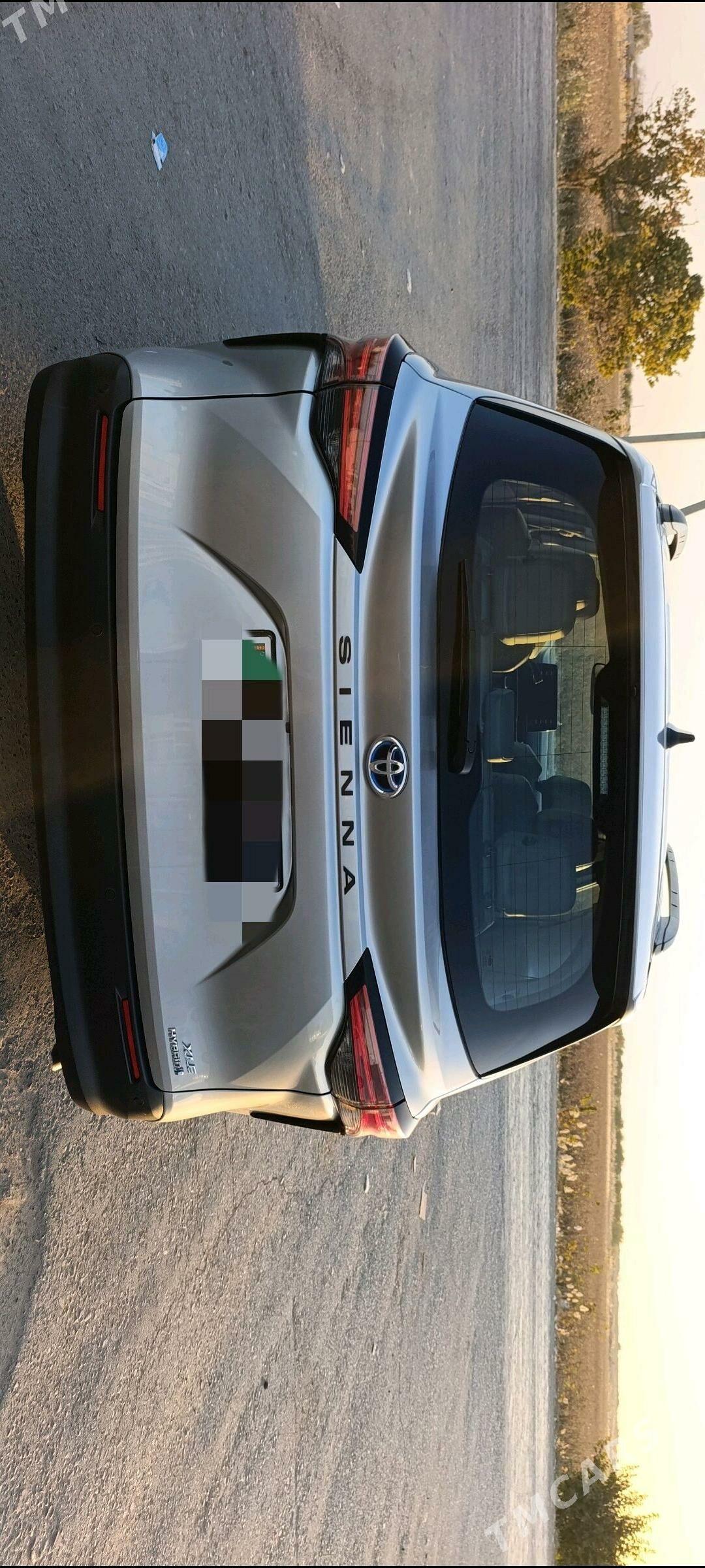 Toyota Sienna 2022 - 590 000 TMT - Çärjew - img 2