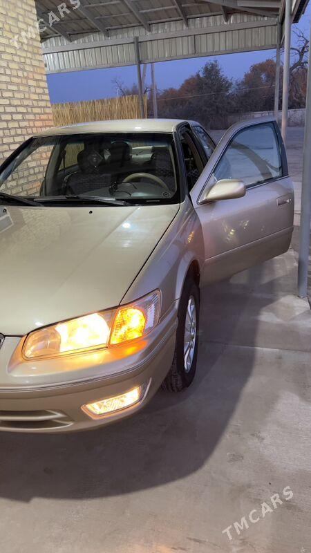 Toyota Camry 2001 - 175 000 TMT - Köneürgenç - img 3