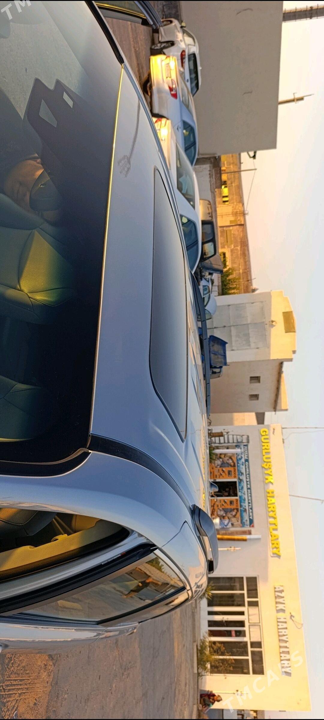 Toyota Sienna 2022 - 590 000 TMT - Çärjew - img 6