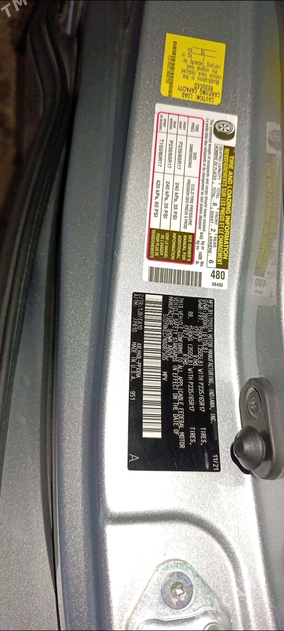 Toyota Sienna 2022 - 590 000 TMT - Çärjew - img 9