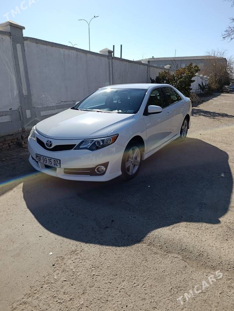 Toyota Camry 2012 - 240 000 TMT - Дашогуз - img 5