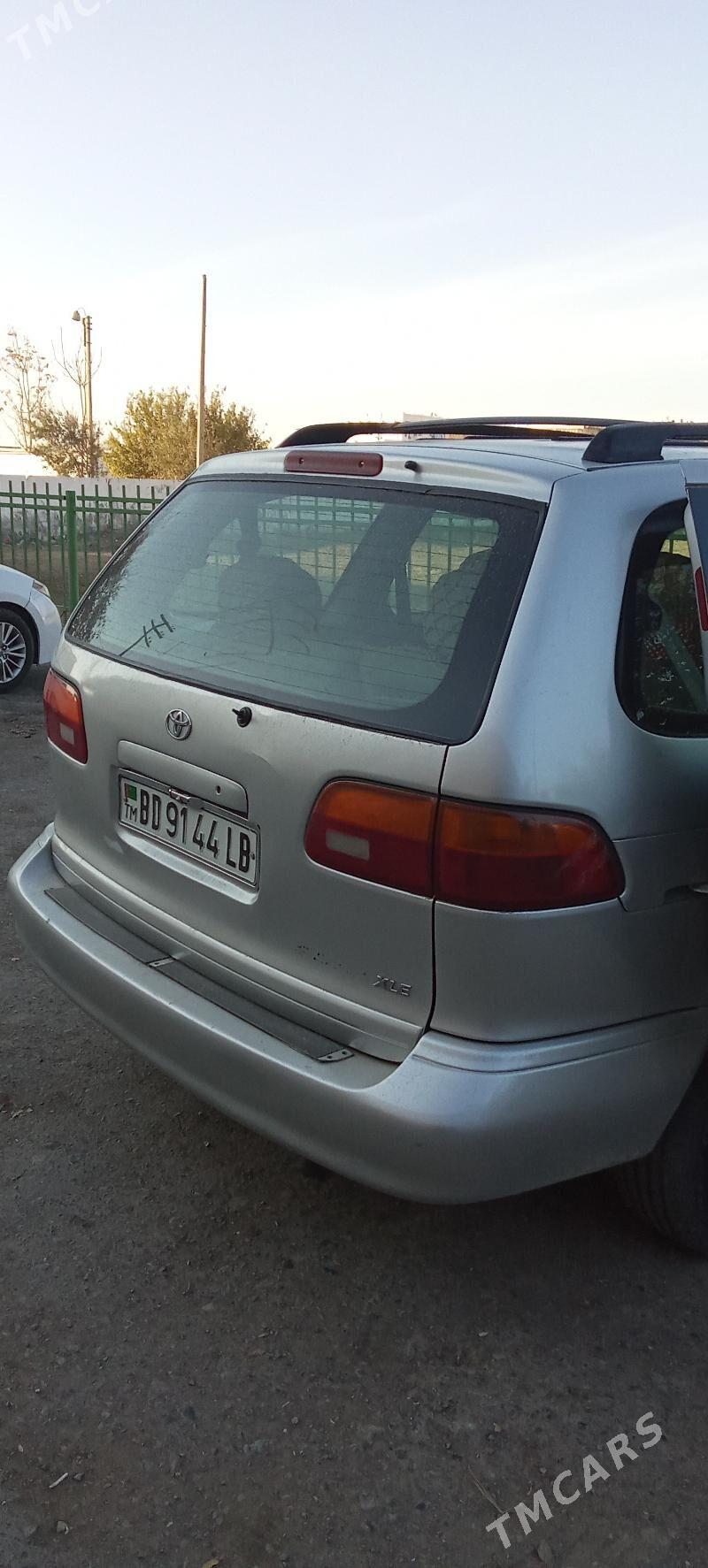 Toyota Sienna 1998 - 157 000 TMT - Türkmenabat - img 6