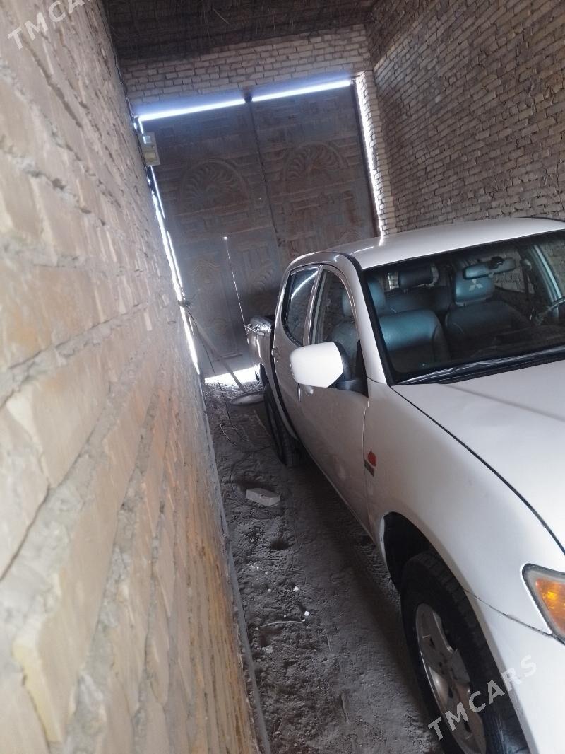 Mitsubishi L200 2006 - 105 000 TMT - Hojambaz - img 3