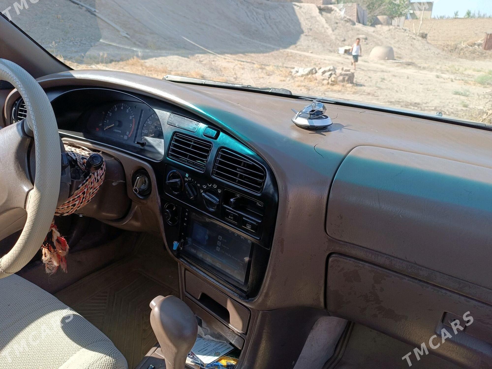 Toyota Camry 1995 - 90 000 TMT - Halaç - img 4