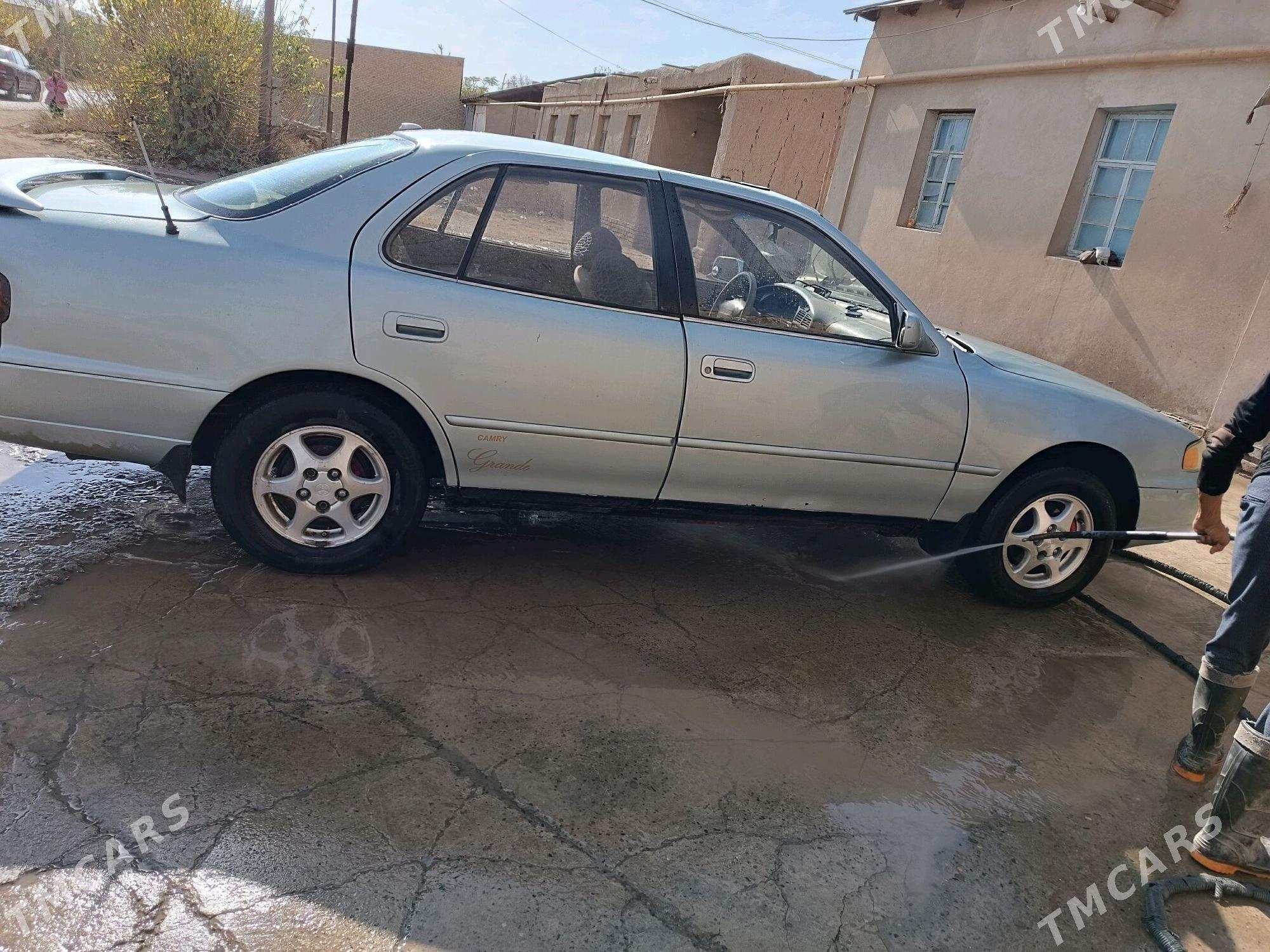 Toyota Camry 1995 - 90 000 TMT - Halaç - img 3