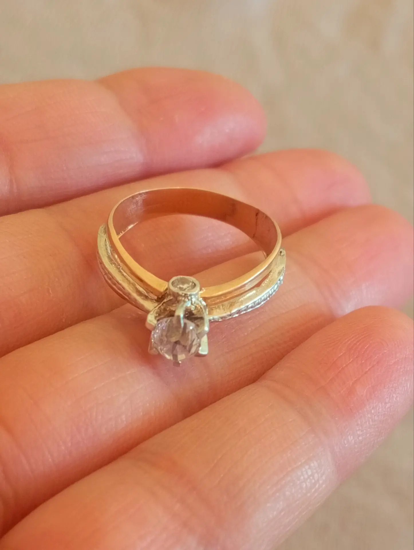 Gyzyl yuzik - Aşgabat - img 1