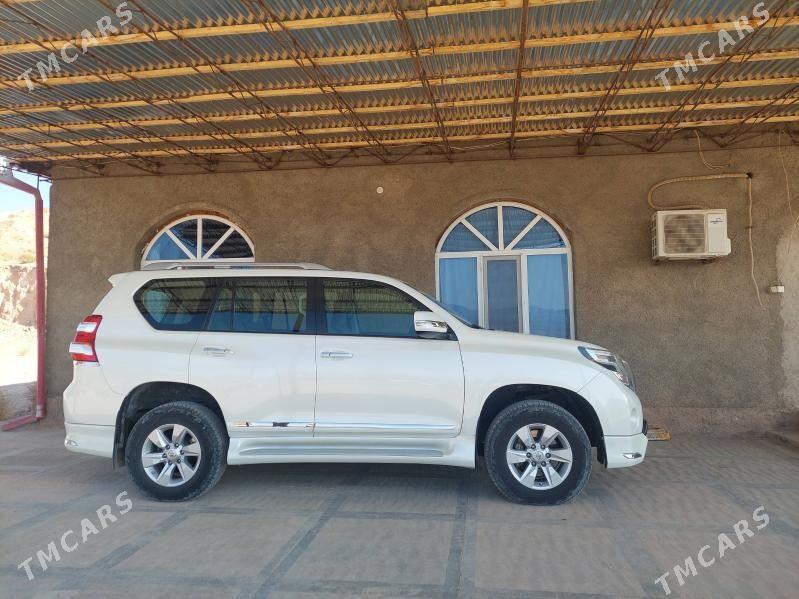 Toyota Land Cruiser Prado 2011 - 540 000 TMT - Köýtendag - img 3