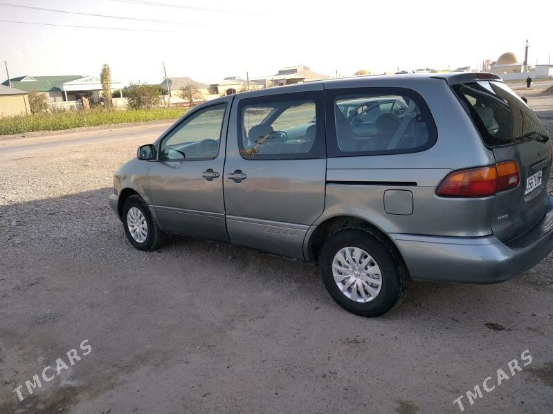 Toyota Sienna 1999 - 122 000 TMT - Сакарчага - img 3
