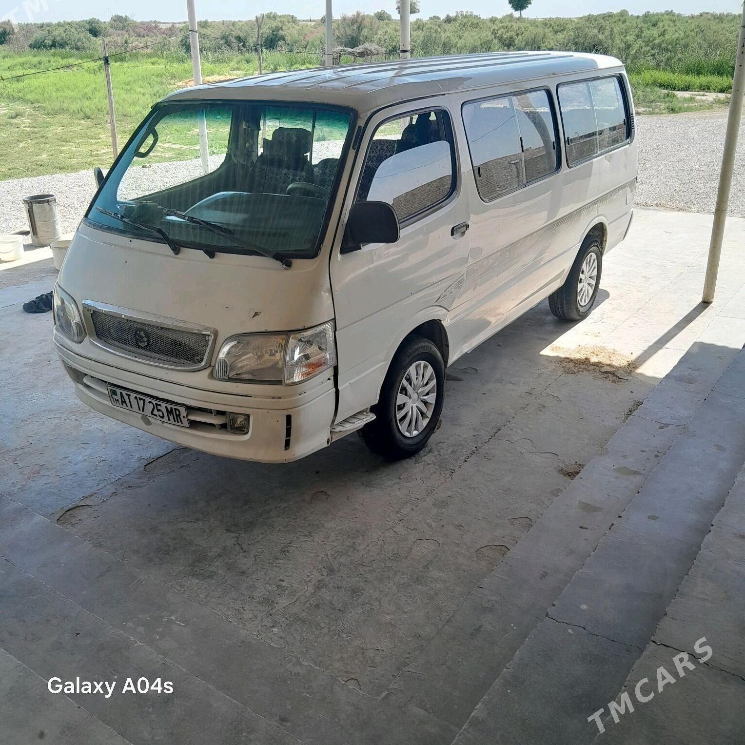 Toyota Hiace 2007 - 80 000 TMT - Мары - img 1