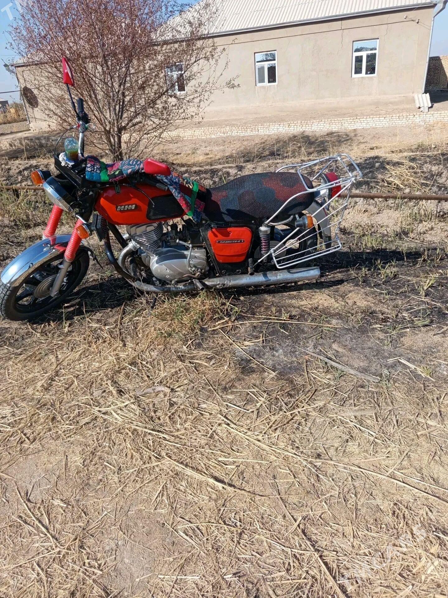 Iž Planeta 4 2013 - 11 000 TMT - Ёлётен - img 2