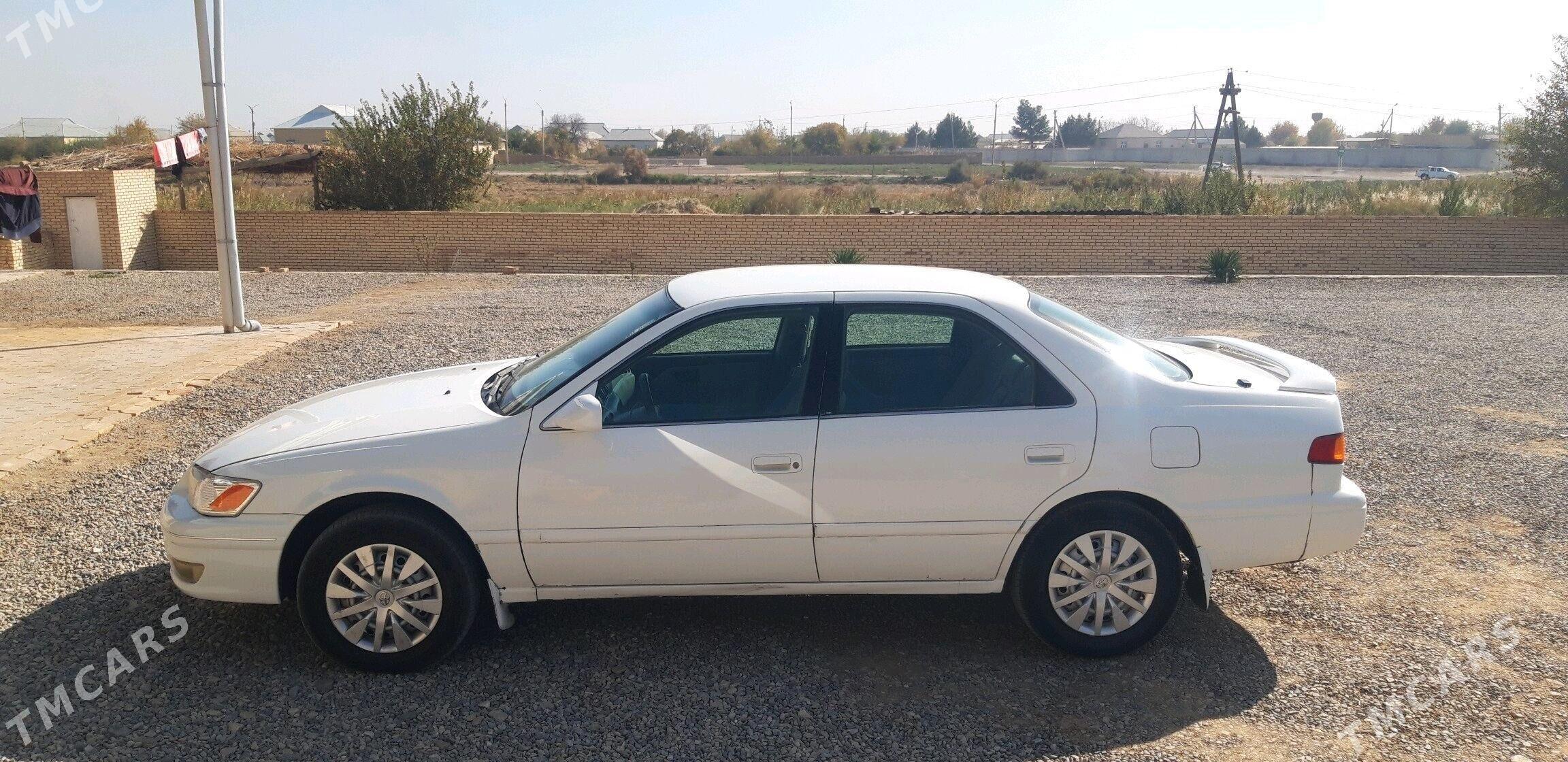 Toyota Camry 1998 - 110 000 TMT - Мары - img 3