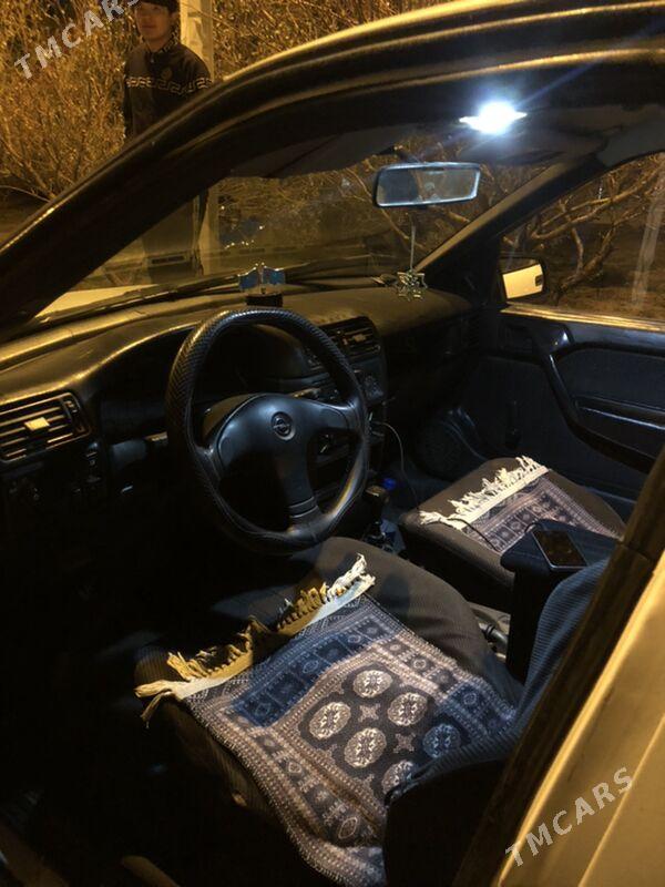 Opel Vectra 1993 - 33 000 TMT - Mary - img 1