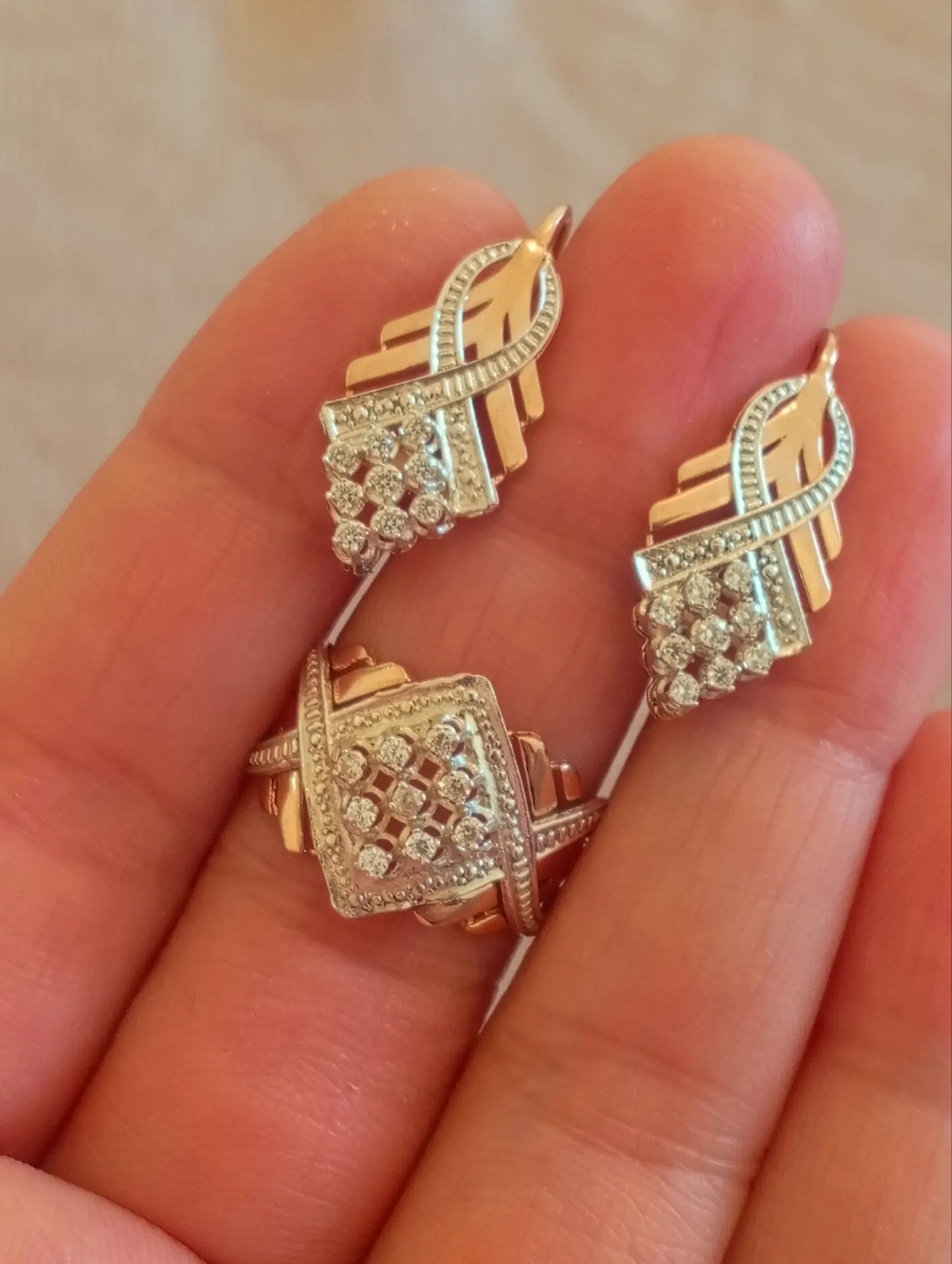 Gyzyl kampilekit - Aşgabat - img 2