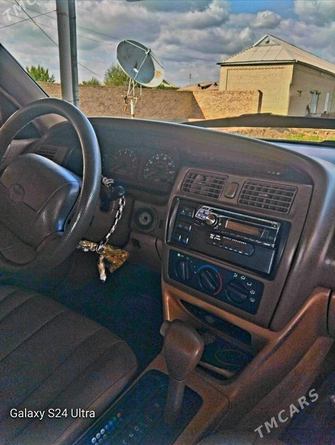 Toyota Avalon 1996 - 120 000 TMT - Мары - img 5