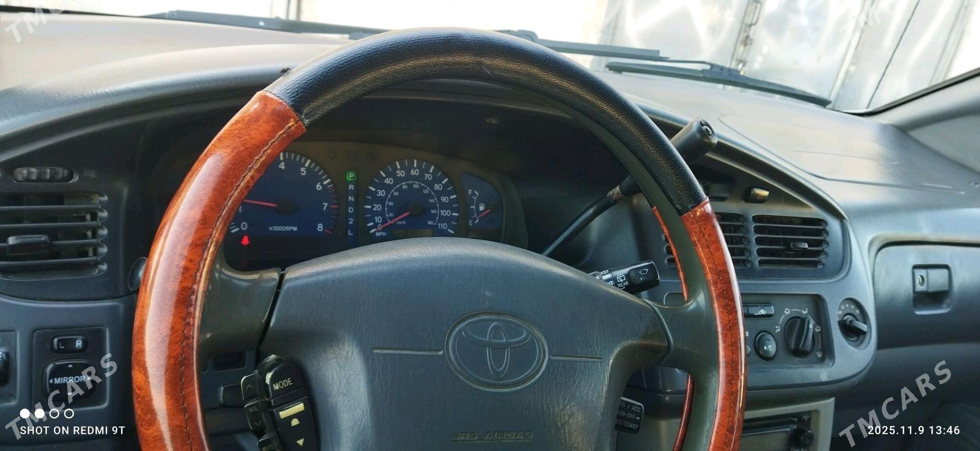 Toyota Sienna 2002 - 165 000 TMT - Мары - img 4