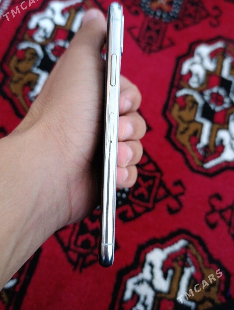 iPhone x  - Mary - img 3