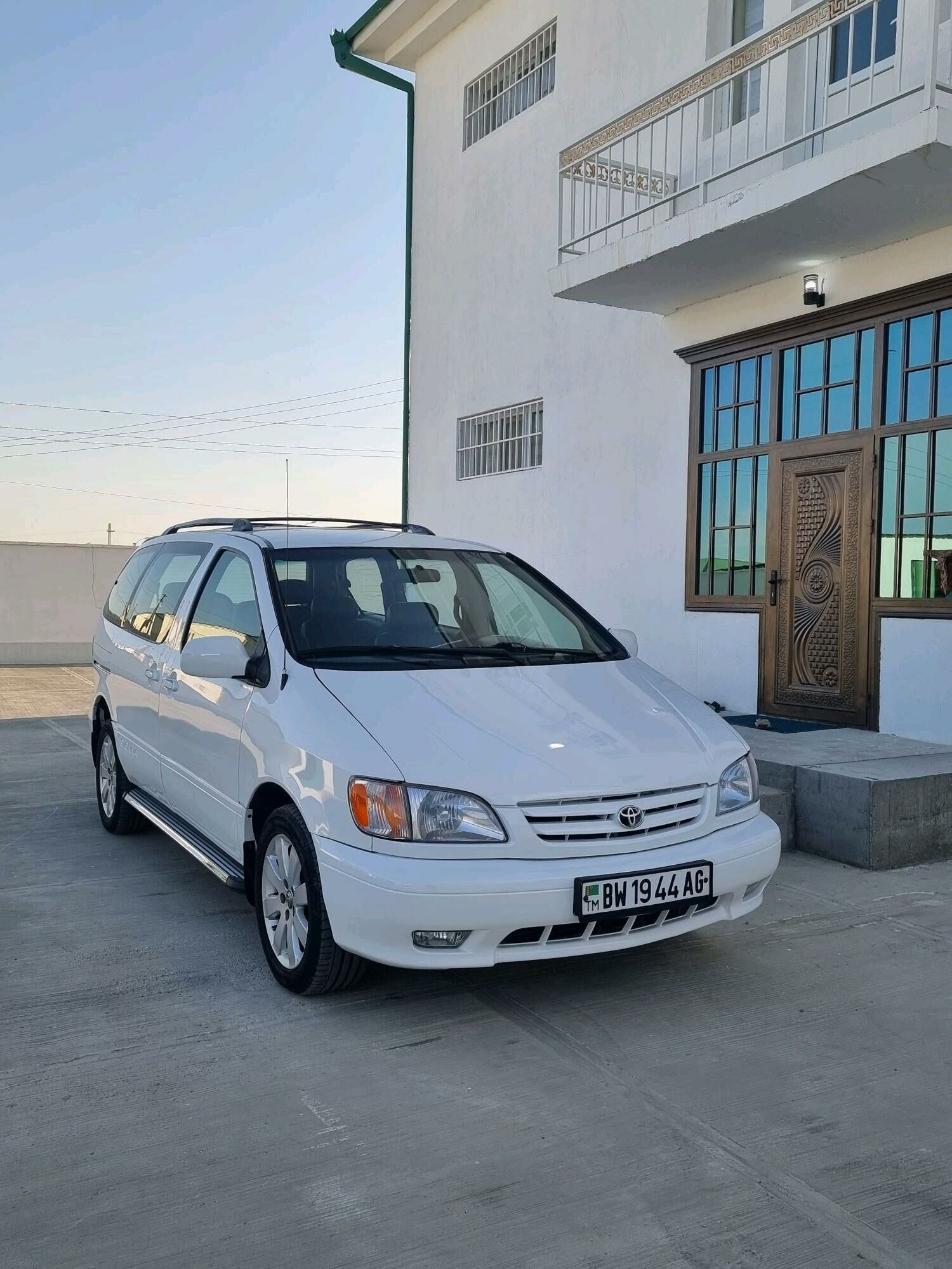 Toyota Sienna 2000 - 145 000 TMT - Бахарден - img 7