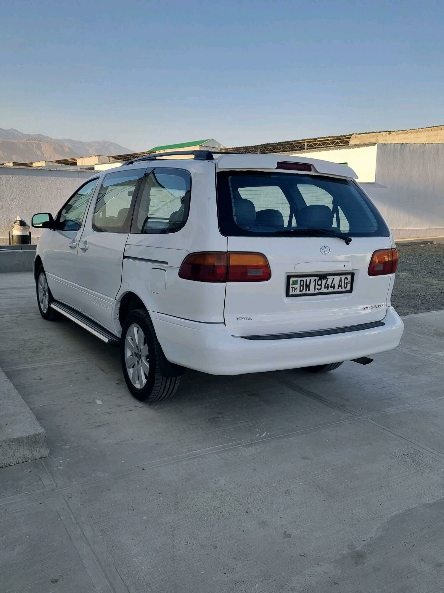 Toyota Sienna 2000 - 145 000 TMT - Бахарден - img 5