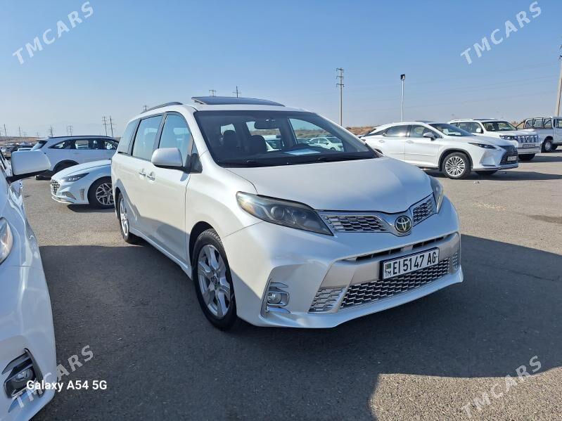 Toyota Sienna 2017 - 380 000 TMT - Ашхабад - img 2