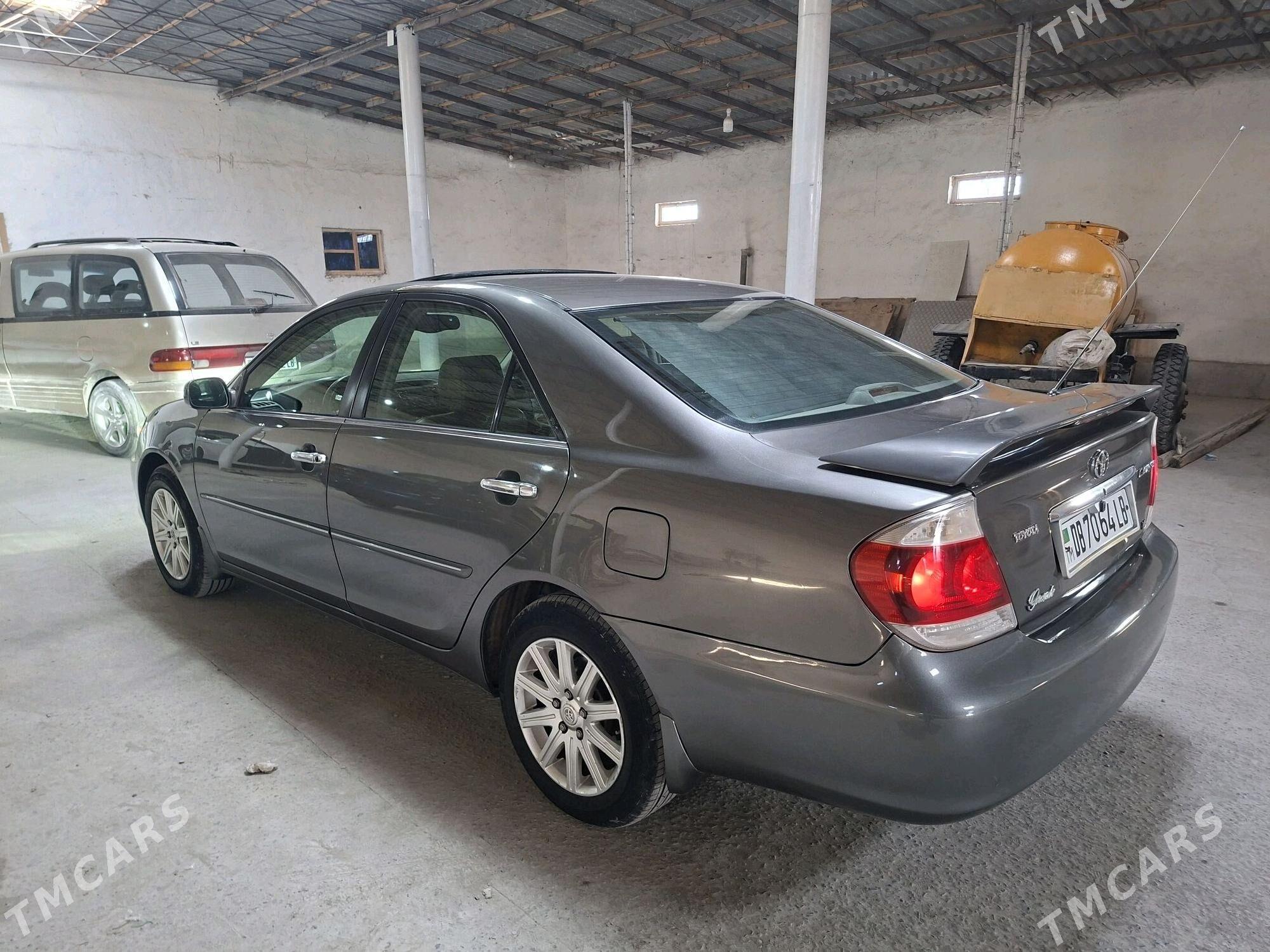 Toyota Camry 2003 - 230 000 TMT - Halaç - img 4