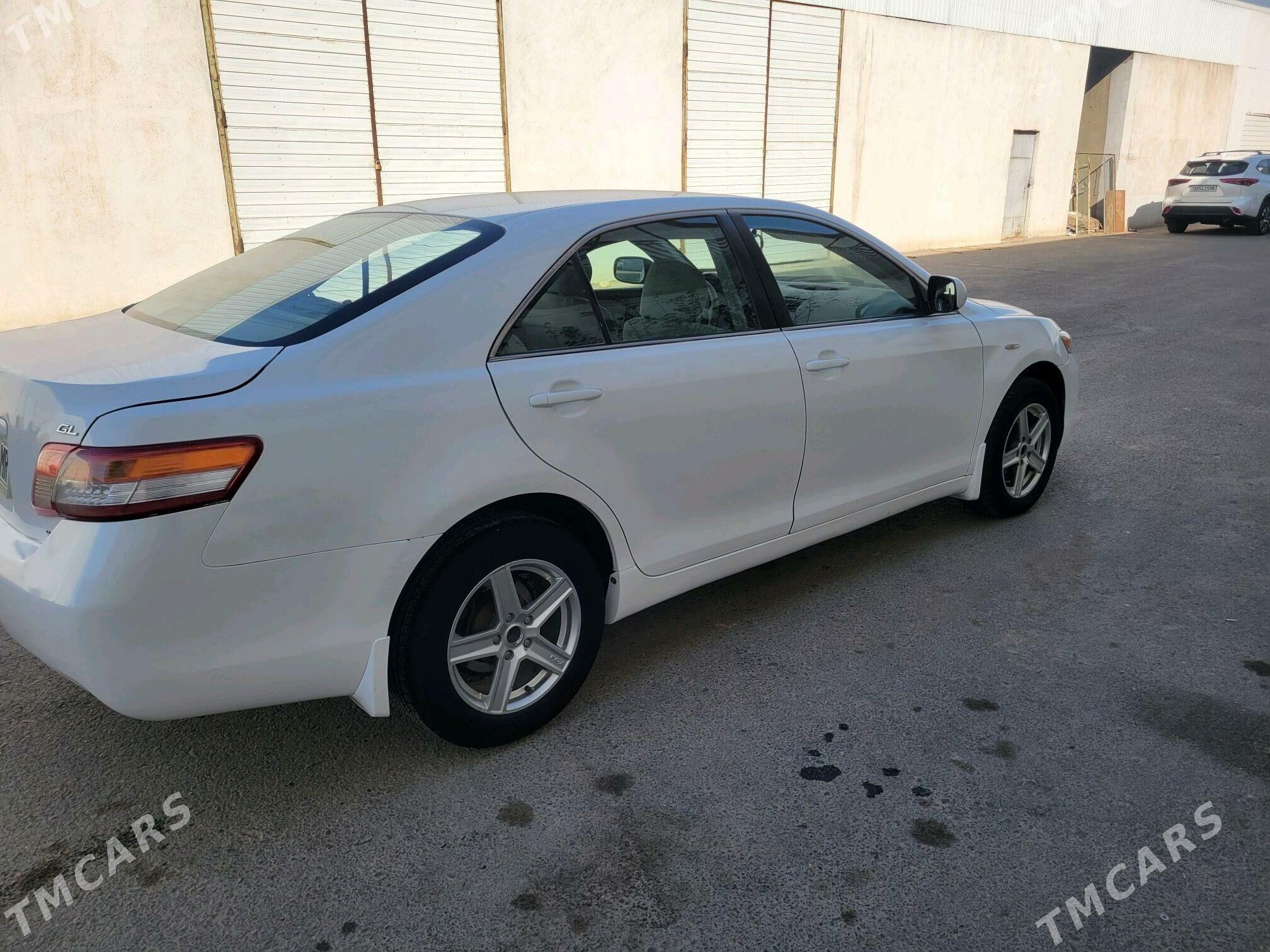 Toyota Camry 2010 - 128 000 TMT - Мары - img 3