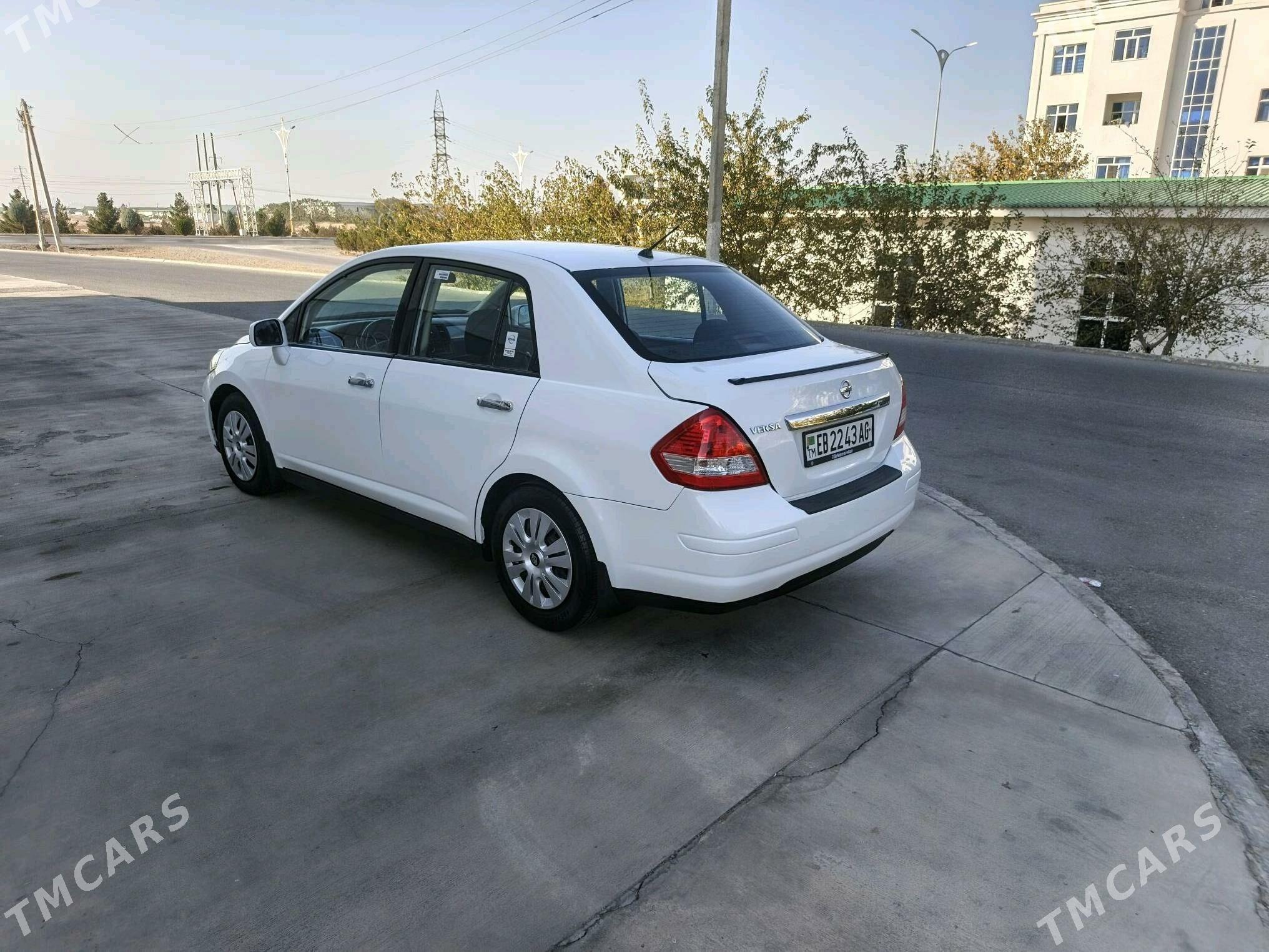 Nissan Versa 2009 - 131 000 TMT - Бузмеин - img 3
