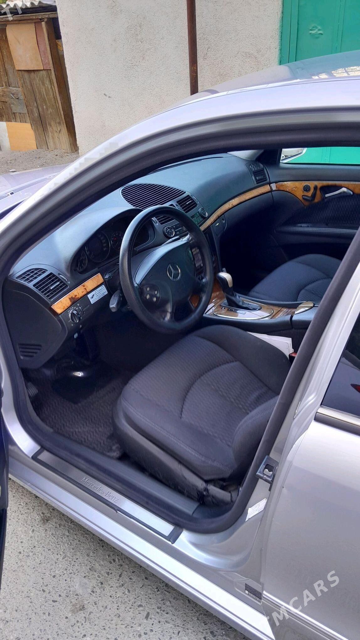 Mercedes-Benz E320 2003 - 190 000 TMT - Aşgabat - img 2