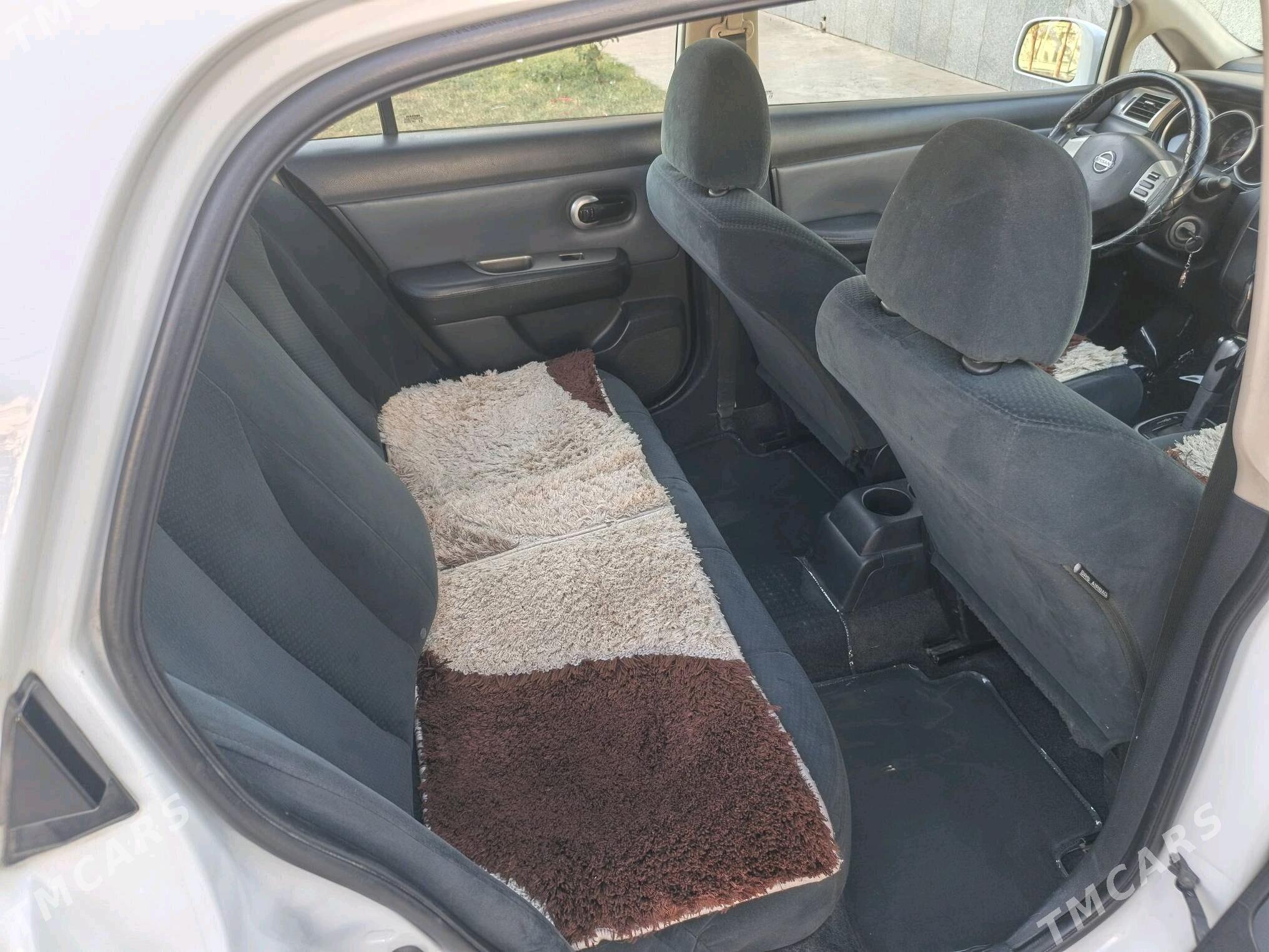 Nissan Versa 2009 - 131 000 TMT - Бузмеин - img 7