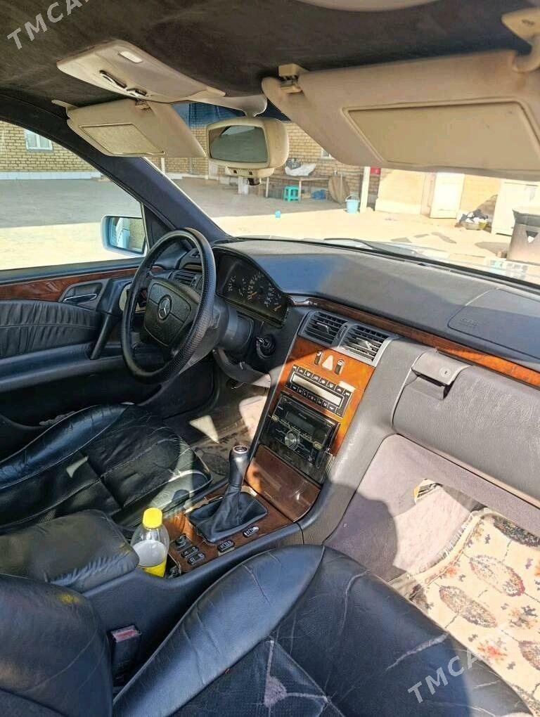 Mercedes-Benz E320 1996 - 62 000 TMT - Mary - img 5