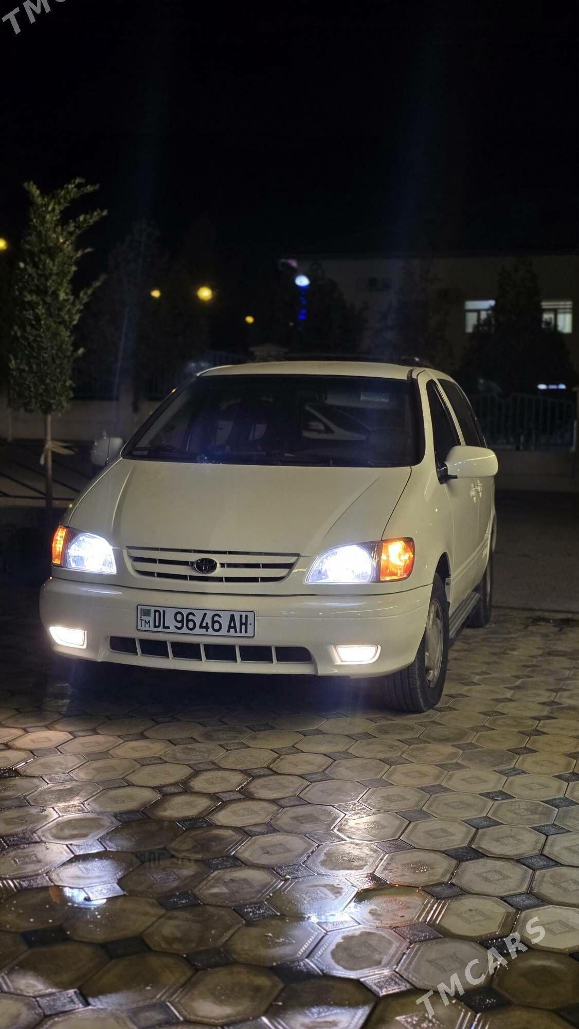 Toyota Sienna 2003 - 185 000 TMT - Aşgabat - img 2