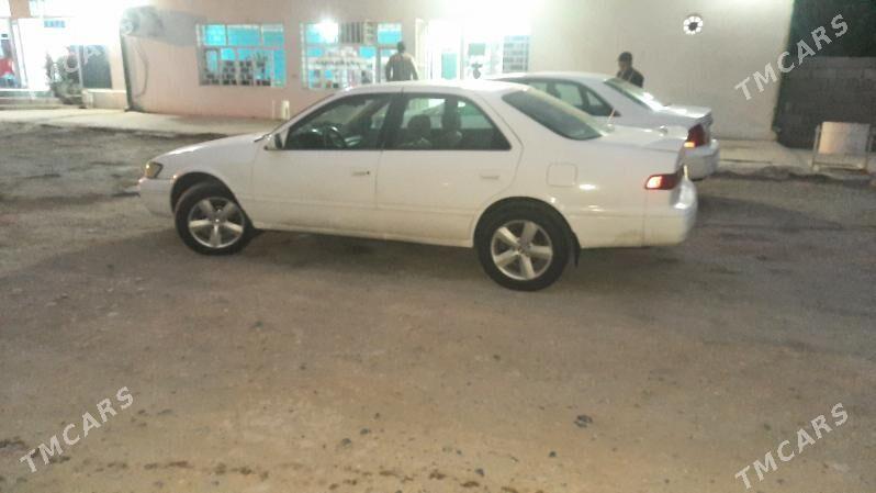 Toyota Camry 1998 - 130 000 TMT - Дашогуз - img 2