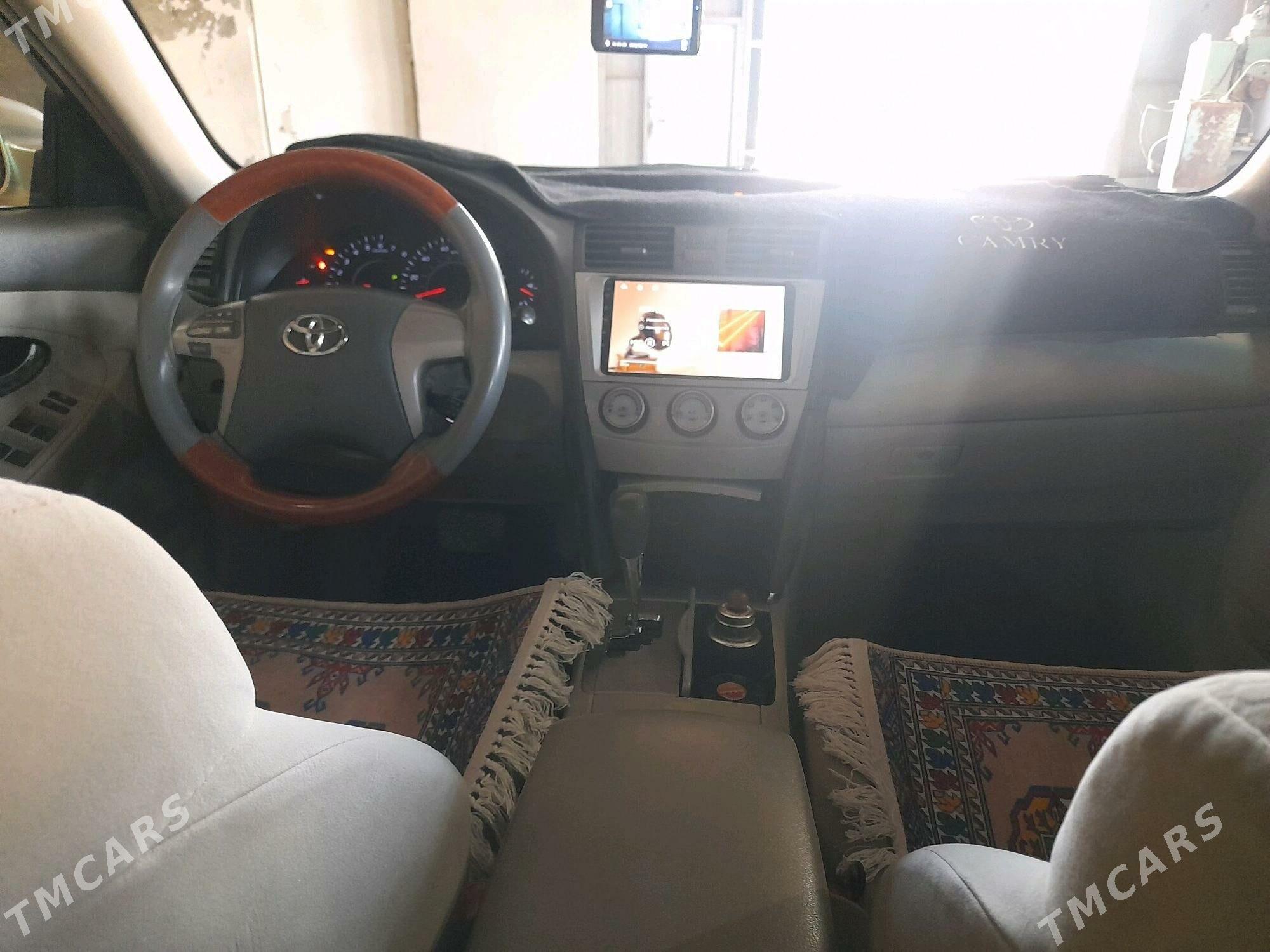 Toyota Camry 2010 - 200 000 TMT - Байрамали - img 5