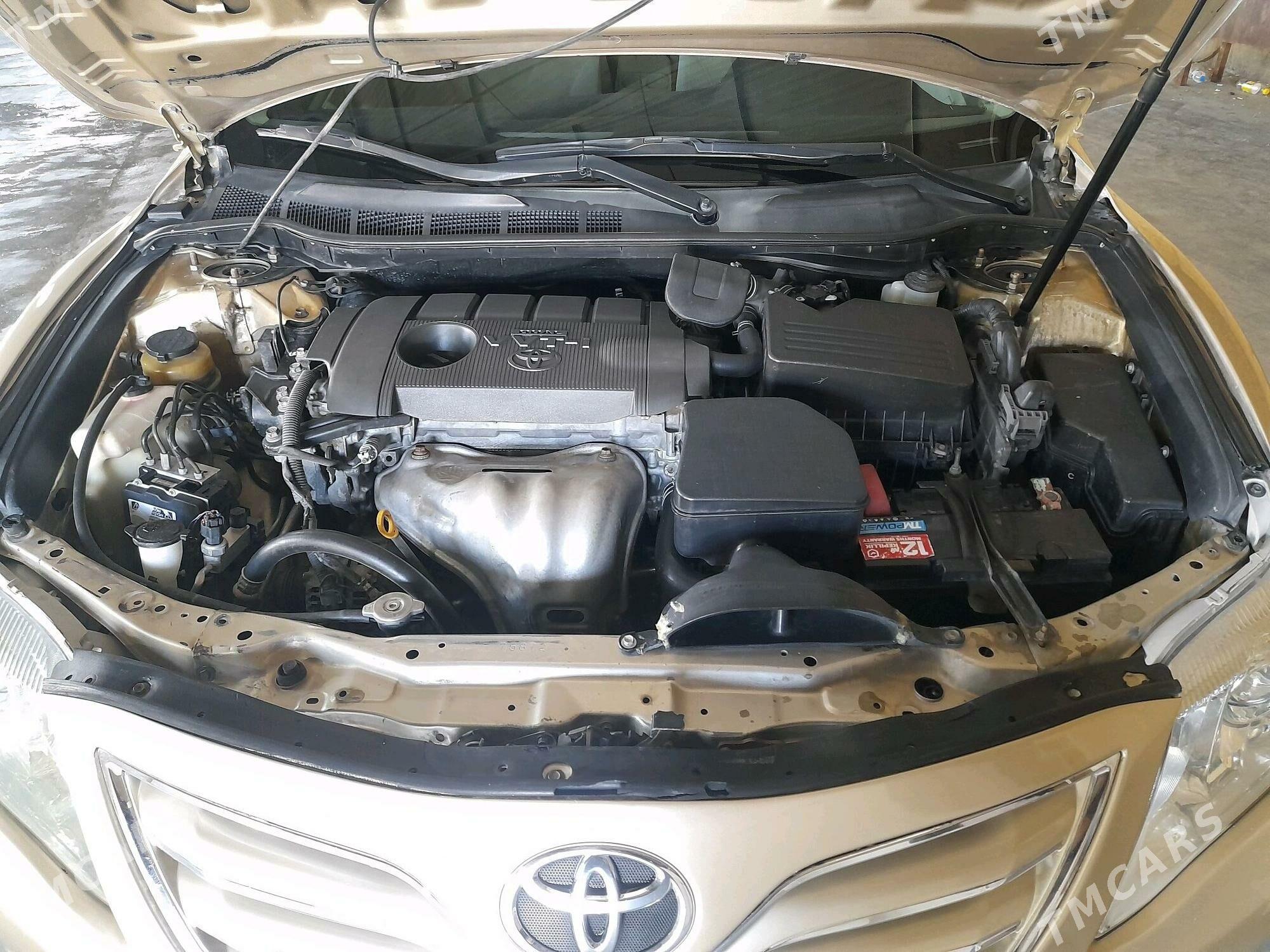 Toyota Camry 2010 - 200 000 TMT - Байрамали - img 8