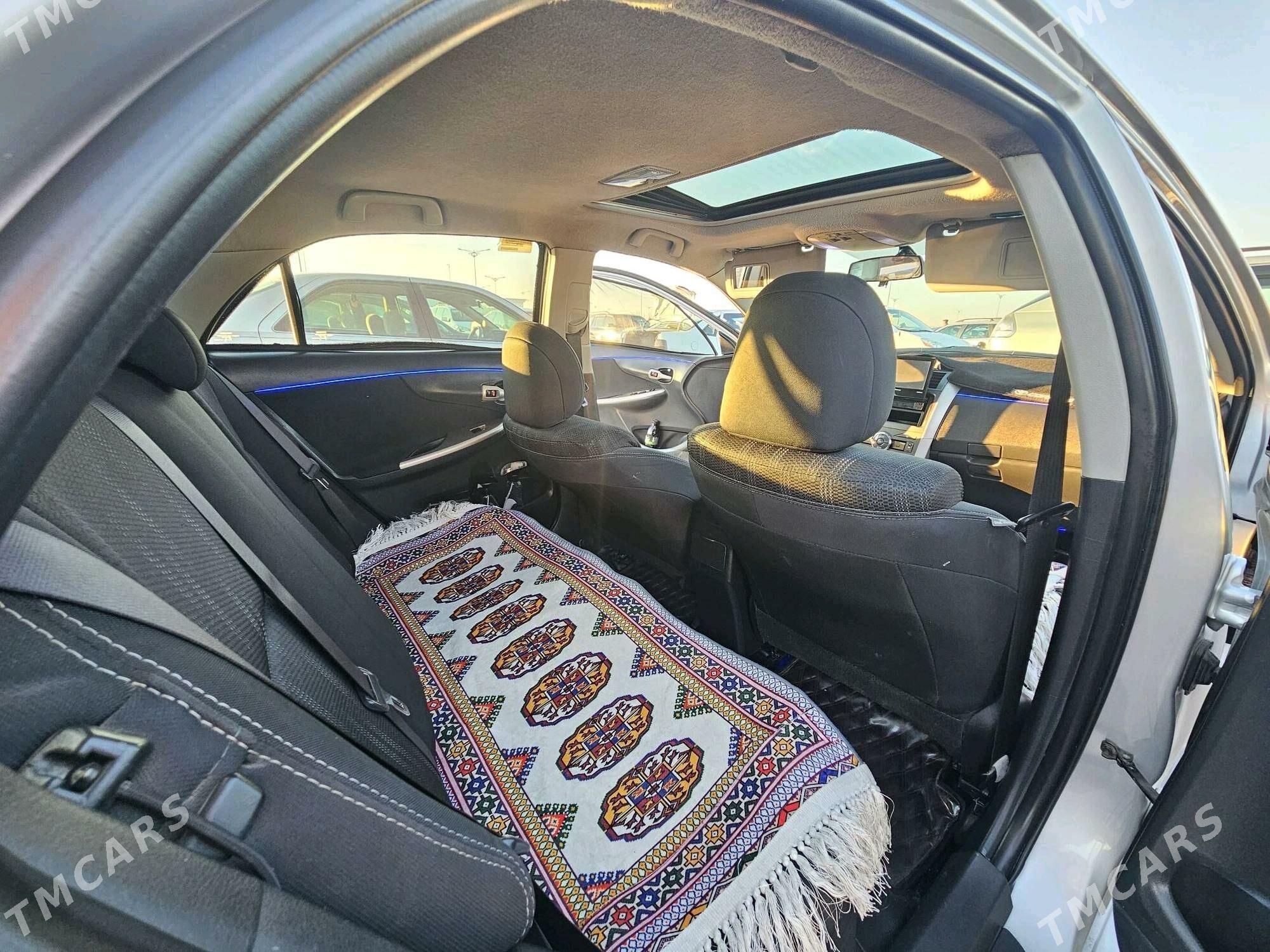 Toyota Corolla 2013 - 190 000 TMT - Дашогуз - img 4