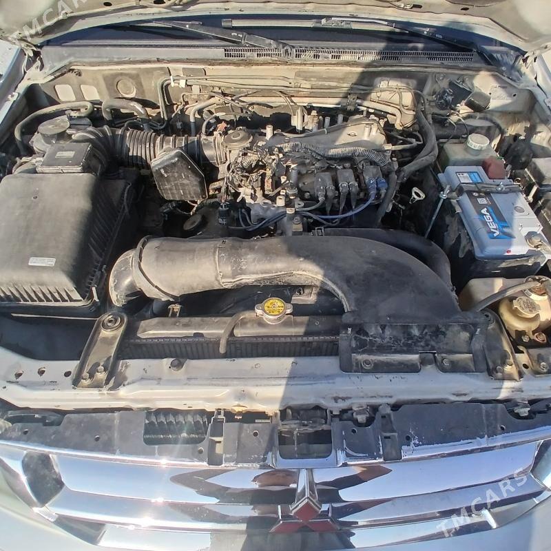 Mitsubishi Montero 2000 - 150 000 TMT - Bäherden - img 9