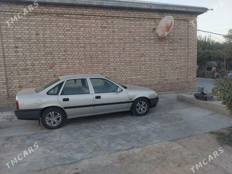 Opel Vectra 1992 - 30 000 TMT - Mary - img 1