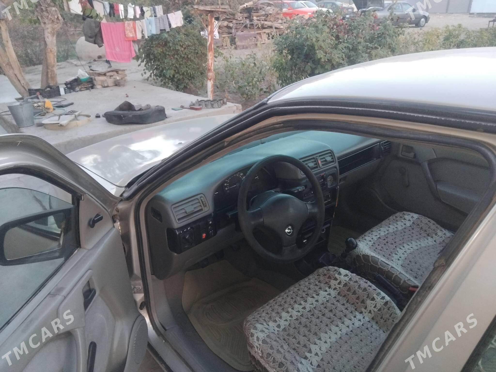 Opel Vectra 1992 - 30 000 TMT - Mary - img 5