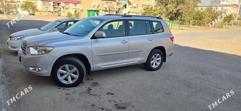 Toyota Highlander 2010 - 320 000 TMT - Мары - img 1