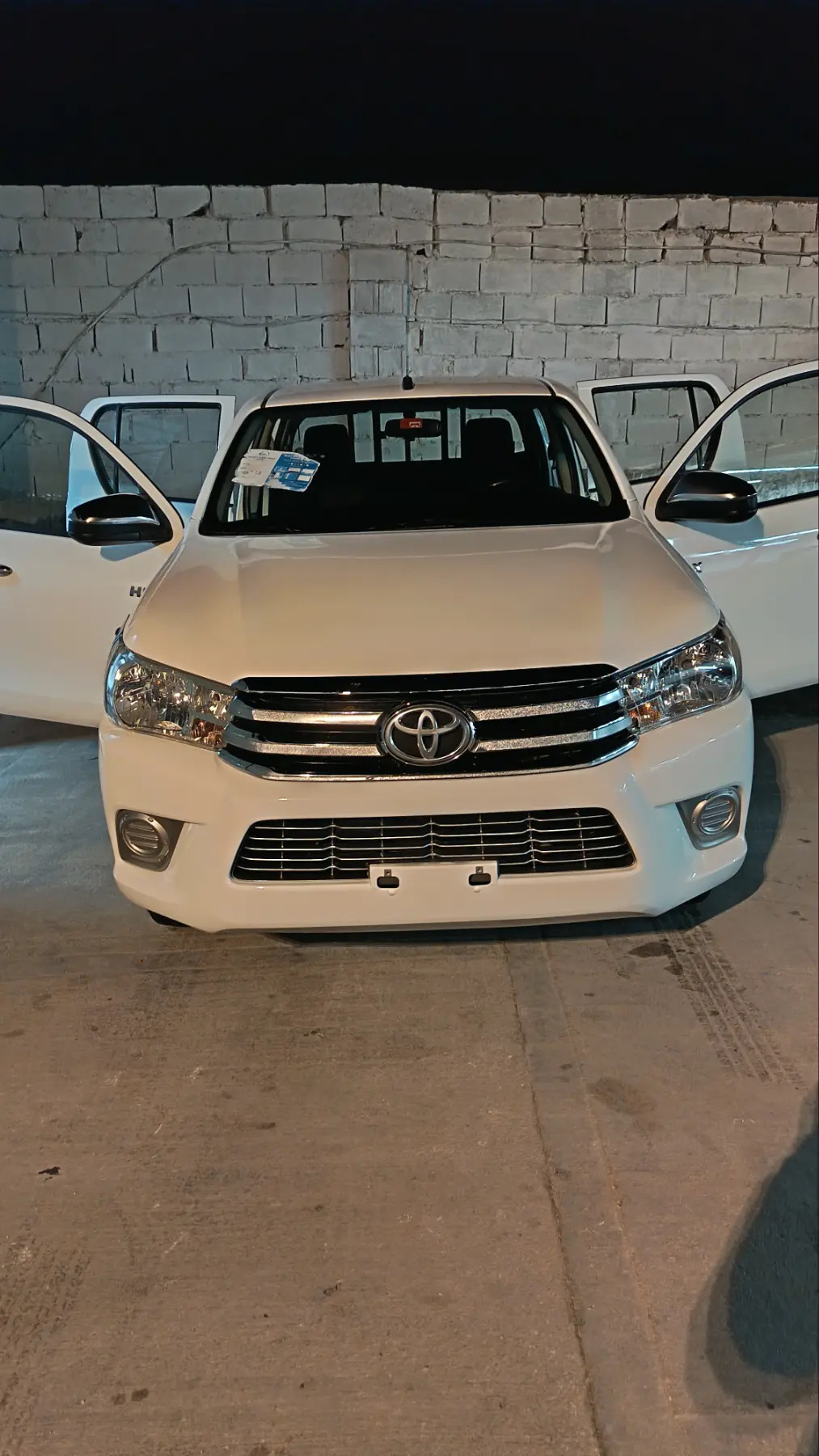 Toyota Hilux 2021 - 365 000 TMT - Ашхабад - img 2