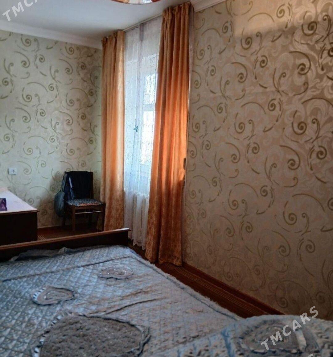 11 mkr 2 komnat - 11 мкр - img 1