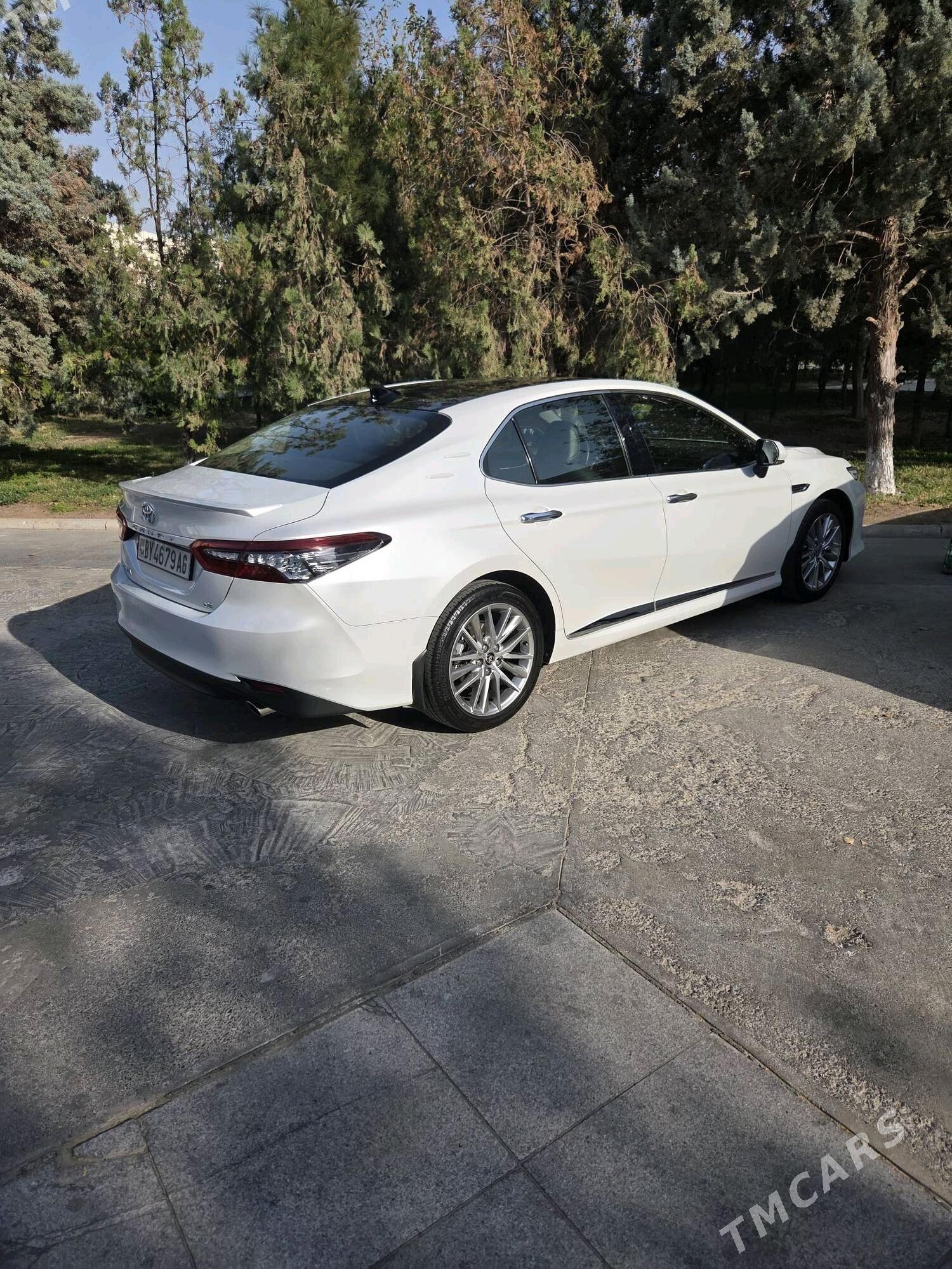 Toyota Camry 2023 - 648 000 TMT - Бекреве - img 1